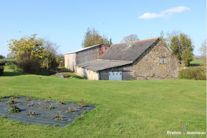 Maison sur 7500 m² à Juvigné
