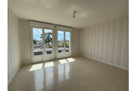 Apartment T3 district Banque de France Laval