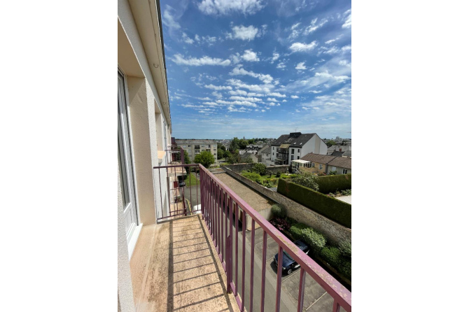 Apartment T3 district Banque de France Laval