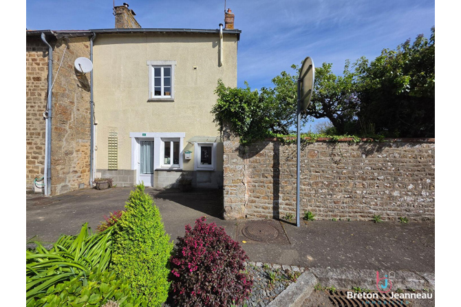 Maison de bourg à proximité de LASSAY-LES-CHÂTEAUX