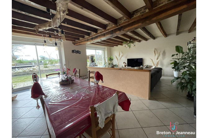 Maison rénovée à Rouessé Vassé