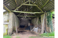Hangar avec 1 ha de terrain sur Charchigné