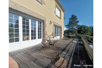 Maison avec piscine couverte à Laval