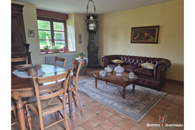 Longère sur 4 hectares à Châtillon-sur-Colmont