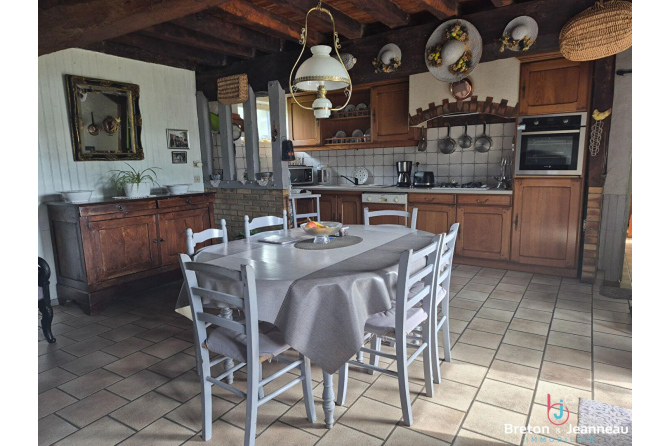 Longère sur 4 hectares à Châtillon-sur-Colmont