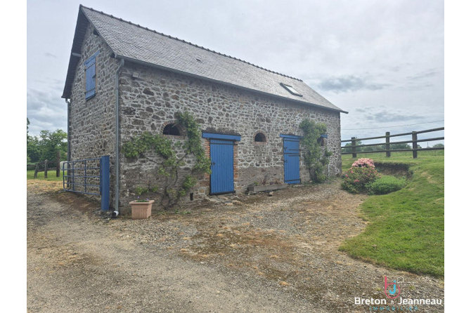 Longère sur 4 hectares à Châtillon-sur-Colmont