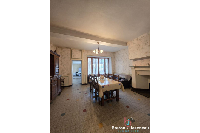 Maison avec terrain au coeur de Lassay-les-Châteaux