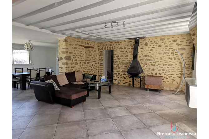 Maison sur près d'1 ha 40 à Jublains