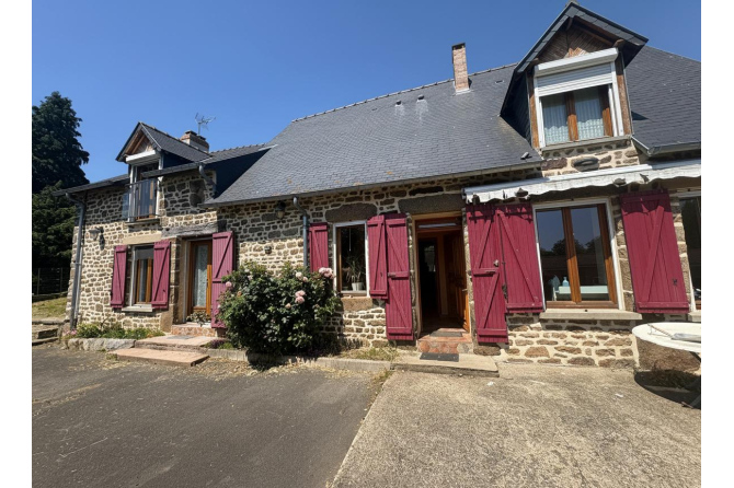 Maison en pierres à Saint-Siméon Passais Villages