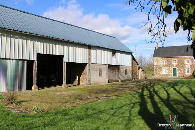 Maison rénovée en campagne à Montenay