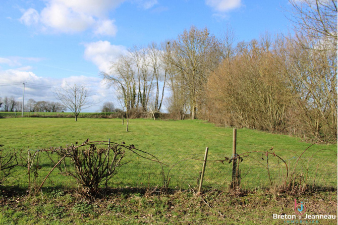 Maison rénovée en campagne à Montenay