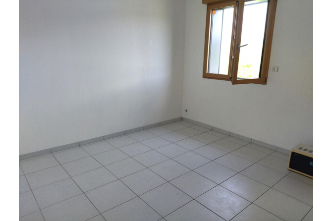 MAISON F4 à LARCHAMP