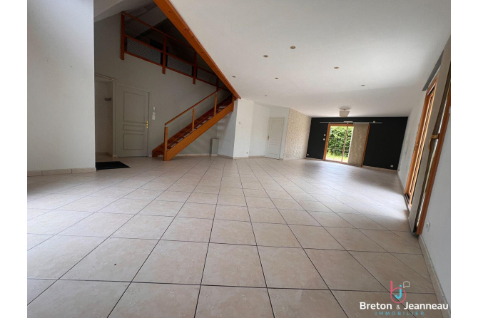 Maison Laval 6 pièce(s) 156 m2