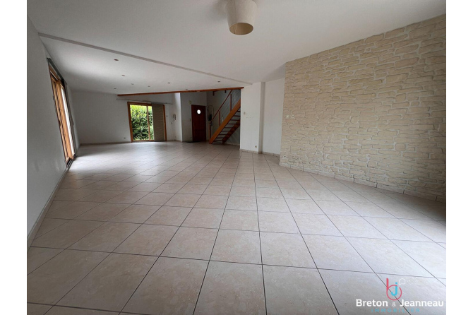 Maison Laval 6 pièce(s) 156 m2