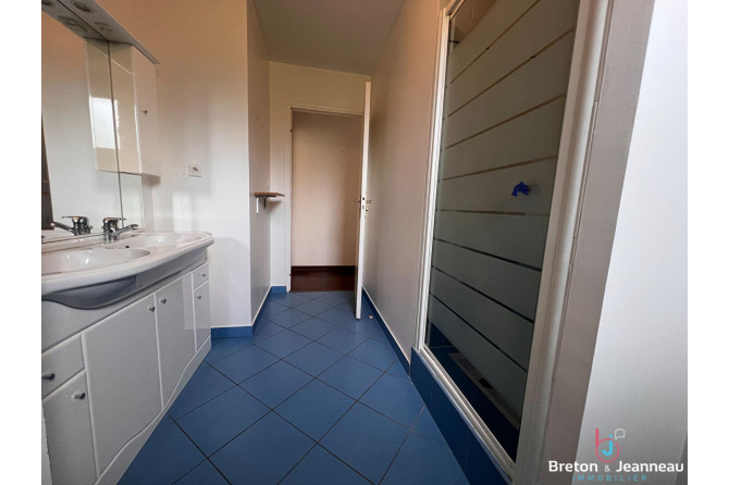 Maison Laval 6 pièce(s) 156 m2