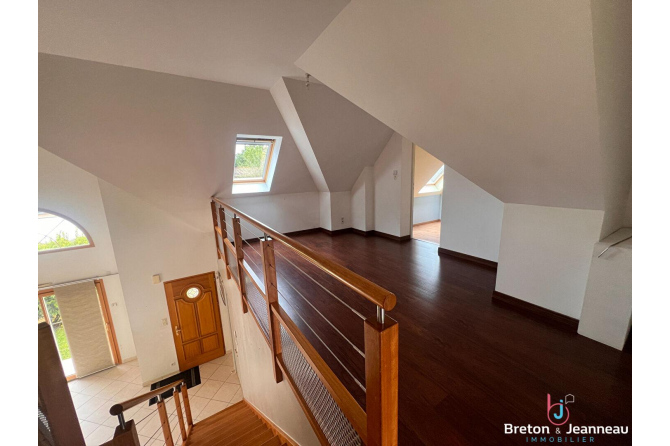Maison Laval 6 pièce(s) 156 m2