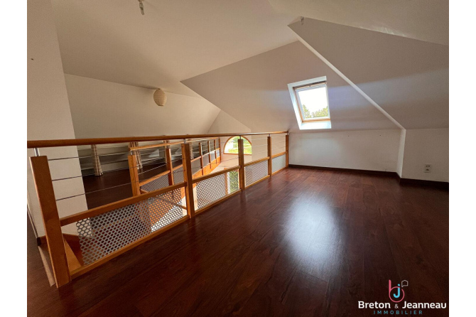 Maison Laval 6 pièce(s) 156 m2