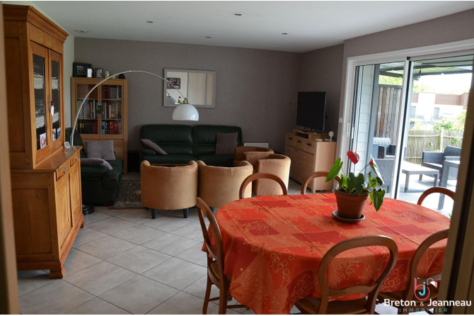 Maison de 120 m² avec carport à Argentré