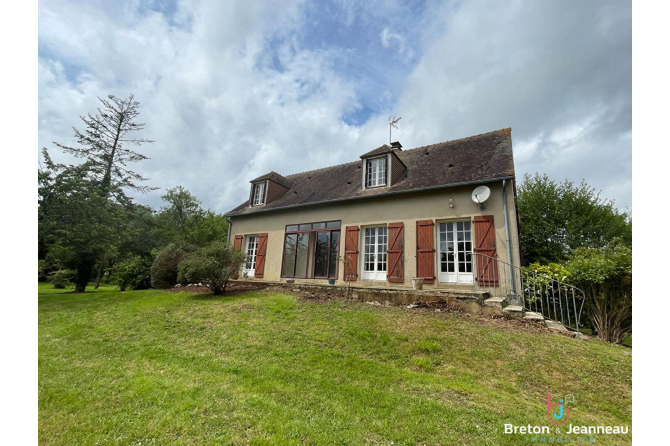 Pavillon sur sous - sol avec terrain à Segrie