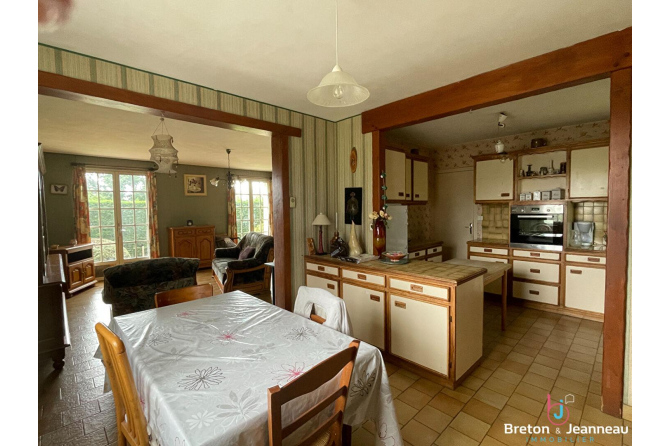 Pavillon sur sous - sol avec terrain à Segrie
