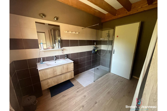 Maison 220 m² avec dépendance à La Baconnière