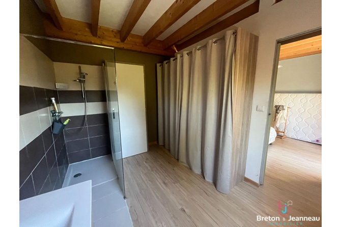 Maison 220 m² avec dépendance à La Baconnière