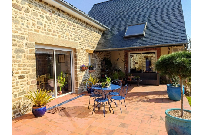 Longère en pierres secteur Mayenne