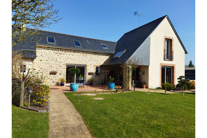 Longère en pierres secteur Mayenne
