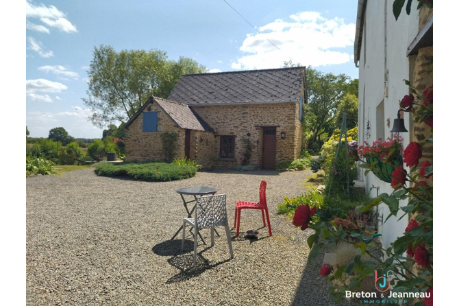 Longère en pierres axe Mayenne / Villaines la Juhel