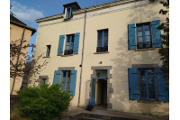 MONTSURS - TOWN CENTER - RENOVATED F2
