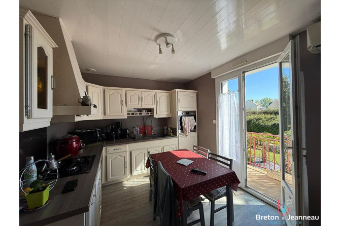 A 10 mn de LAVAL maison avec terrain de plus de 1000 m²