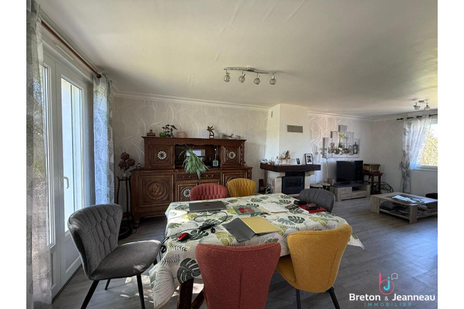 A 10 mn de LAVAL maison avec terrain de plus de 1000 m²