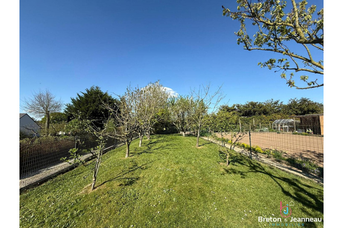 A 10 mn de LAVAL maison avec terrain de plus de 1000 m²