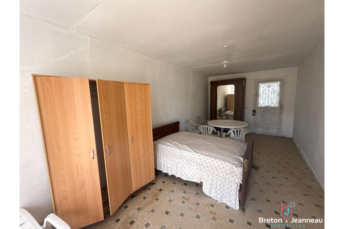 Fermette sur 2 ha 75 à Javron les Chapelles