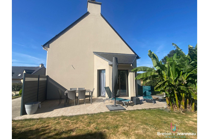 Maison avec piscine hors-sol à Romagné