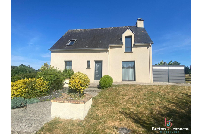Maison avec piscine hors-sol à Romagné