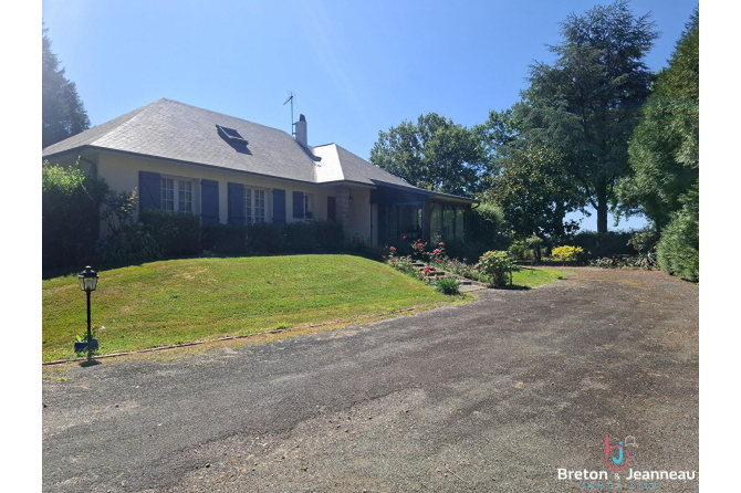 Maison familiale entre ville et campagne - Secteur Mayenne