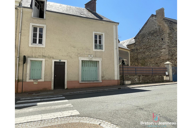 Maison à rénover à Sillé le Guillaume
