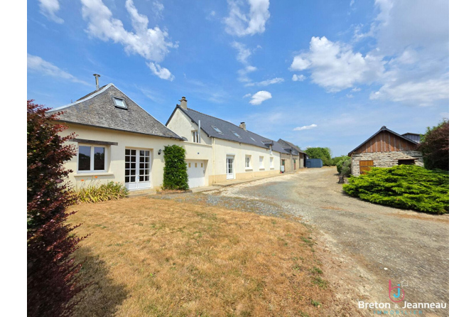 Corps de Ferme sur 4 ha à Javron-les-Chapelles