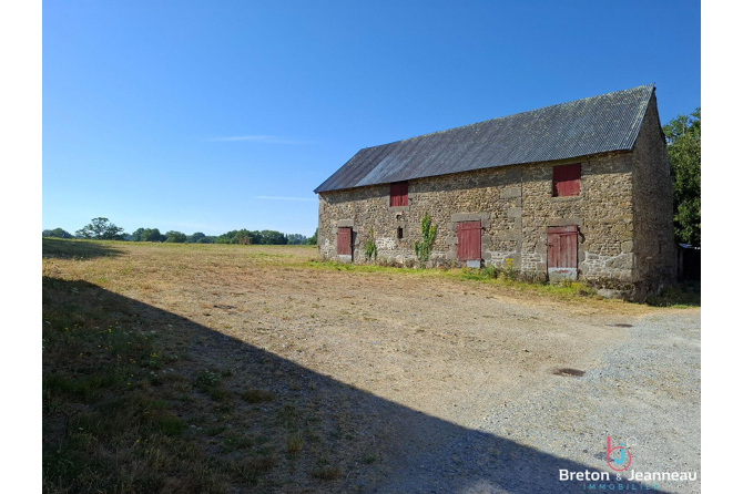Corps de ferme sans voisins secteur Mayenne