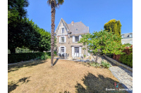 Maison Laval  proche gare, 7 pièce(s) 170 m2