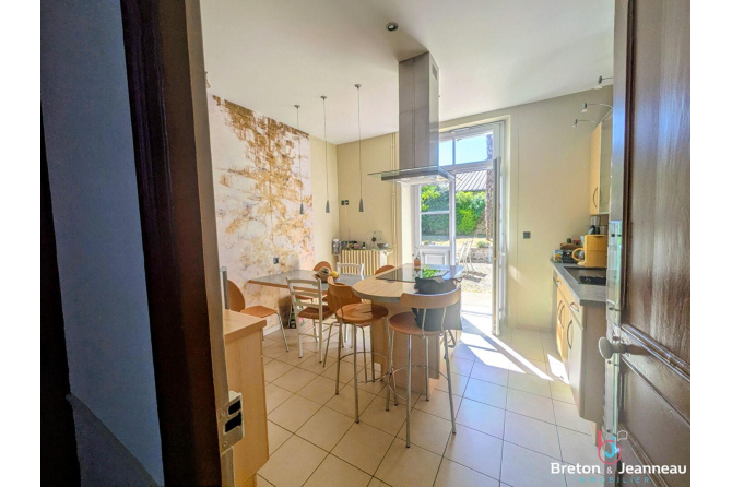 Maison Laval  proche gare, 7 pièce(s) 170 m2