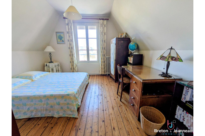 Maison Laval  proche gare, 7 pièce(s) 170 m2