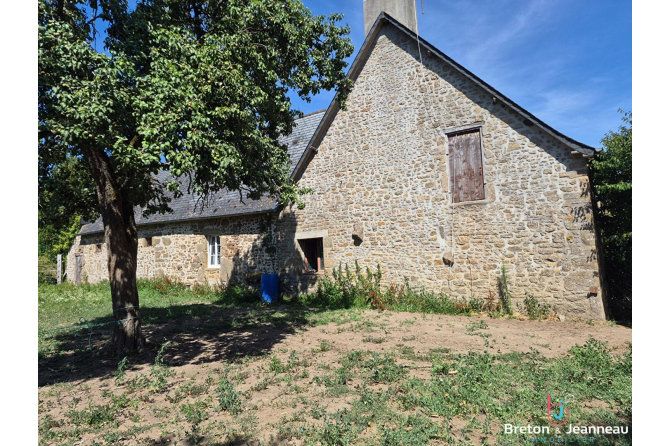 Longère à rénover sur 1,9 hectares à Chantrigné