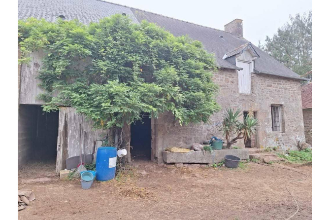 Longère à rénover sur 1,9 hectares à Chantrigné