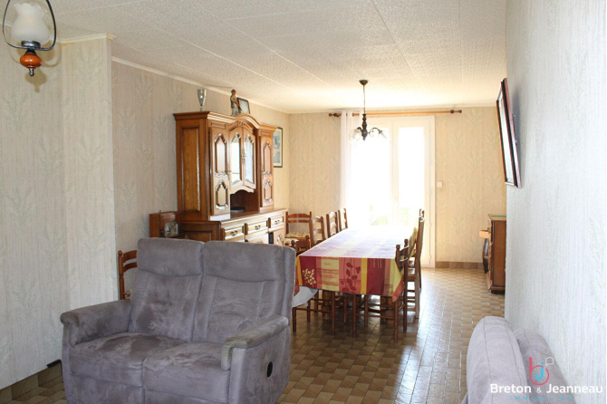 Pavillon de 96 m² à Montenay