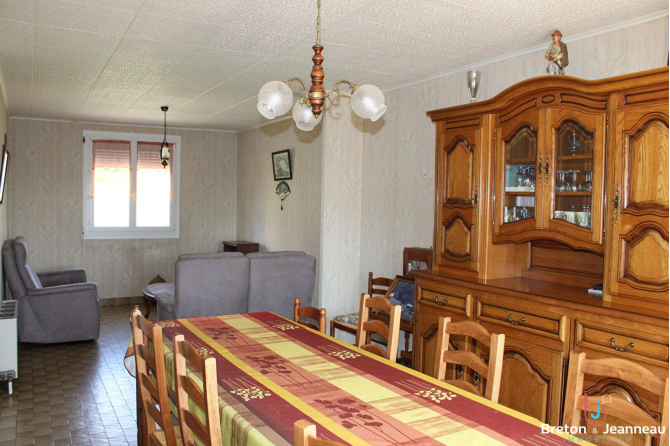 Pavillon de 96 m² à Montenay