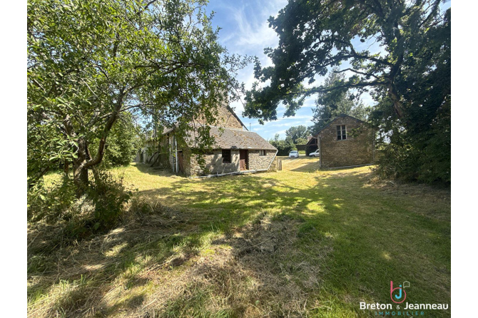 Fermette sur 2 ha 75 à Javron les Chapelles