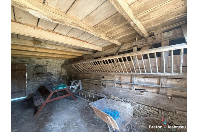 Fermette sur 2 ha 75 à Javron les Chapelles