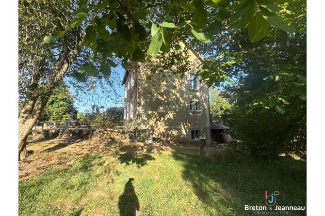 Maison en campagne à proximité d'Ambrières-les-Vallées